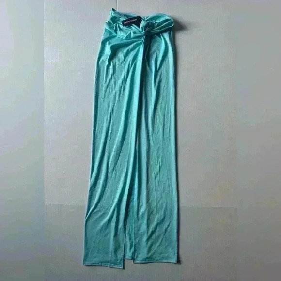 PrettyLittleThings Blue Twist Detail Soft Feel Skirt Beach Cover Up Size S - Picture 3 of 10